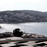 Delta Διαμέρισμα *