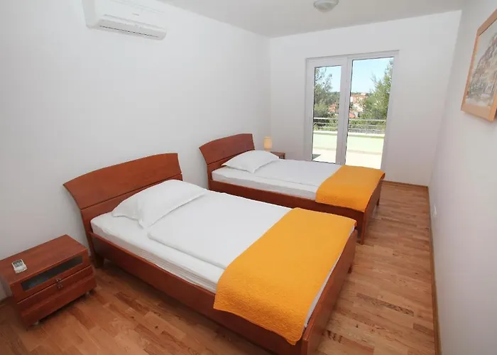 Delta * טרוגיר