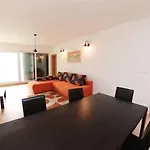 三角洲公寓 公寓 *